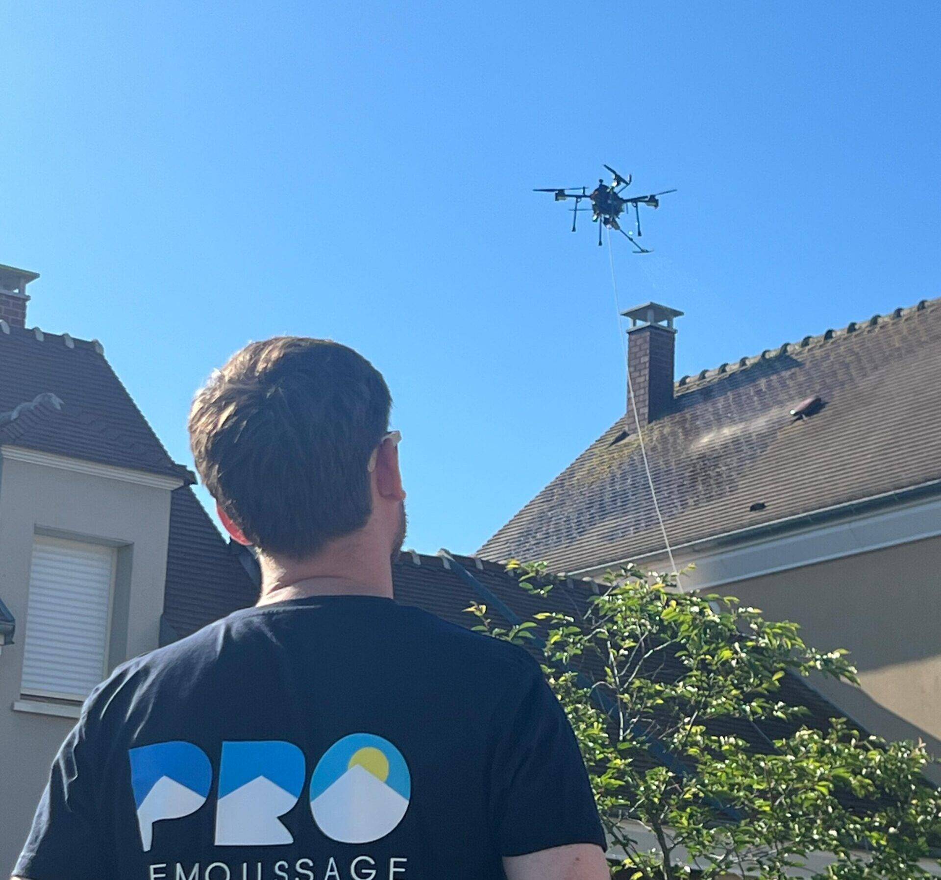 toiture demoussage drone